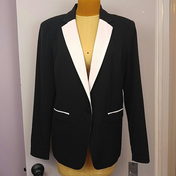 Mossimo Jackets & Blazers - NWT Mossimo Black & White Blazer size Large